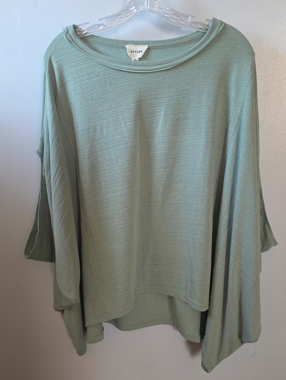Heyson M/L Butterfly Sleeve Top